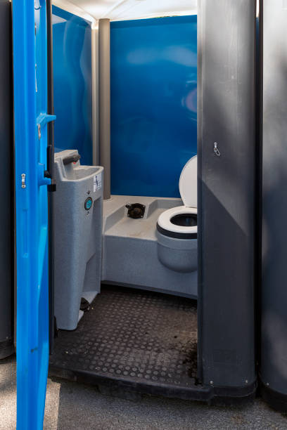 Best Portable restroom trailer rental  in Meiners Oaks, CA