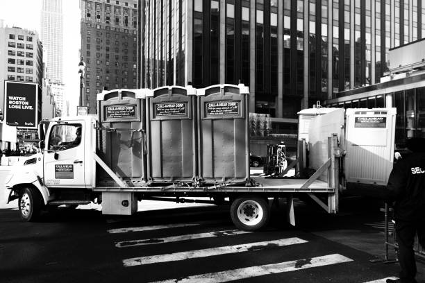 Best Porta potty rental near me  in Meiners Oaks, CA